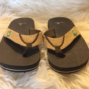 Sanuk yoga mat sandals brown size 6/kids XL